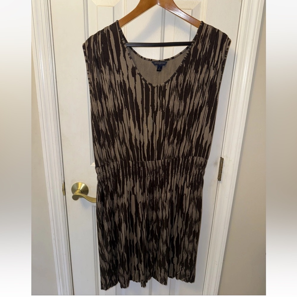 Banana Republic Metric Pattern Green Olive Black Midi Tshirt Dress XL Womens